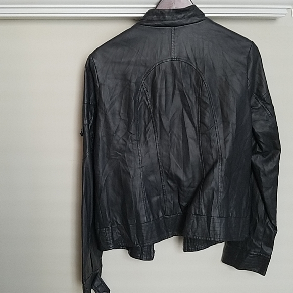 Light weight jacket 🧥 - Picture 5 of 6